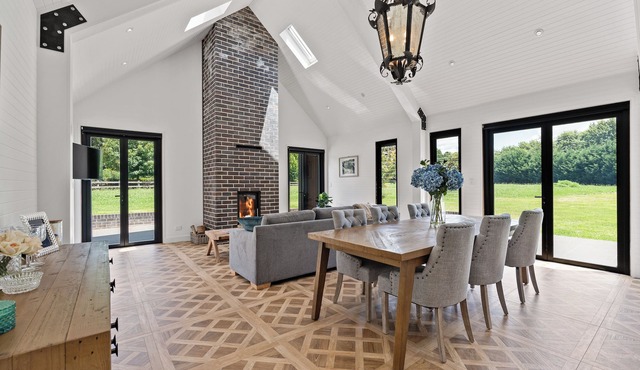 The Mist, Luxury Farm Retreat w/Fireplace & Workspace | Southern Highlands