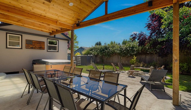 The Mixture - Hot Tub, Fire Pit & Covered Outdoor Dining