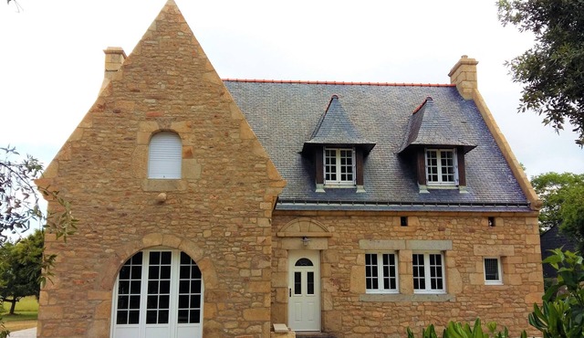 The "MOB de Kerbosse" in the calm of its wooded park Ocean and countryside nearby