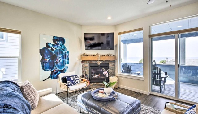 The Moby House: Coastal Retreat with Ocean Views & Hot Tub