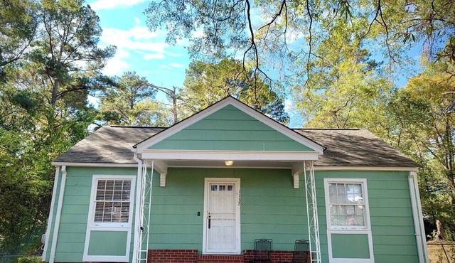 The Mockingbird Crew House - 3 Bedroom, 2 Bath home in North Fondren