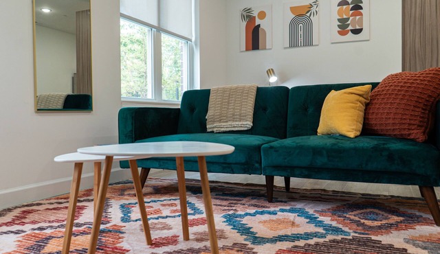 The MOD Suite: Quaint family abode near UChicago, Lakeshore Dr. & DuSable Museum