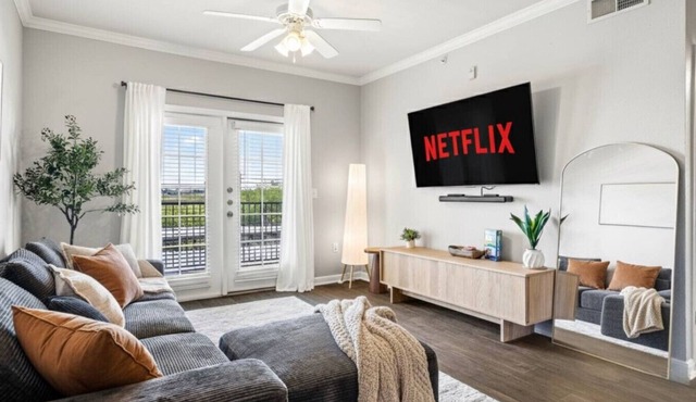 The Modern | 3BR2BA | Pool | Gym | Lounge