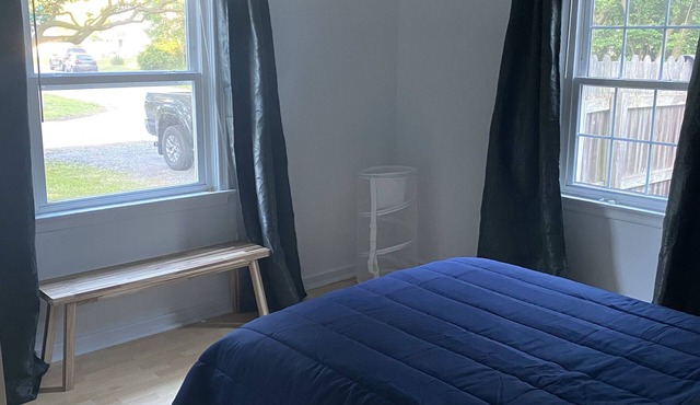 The Modern beach bungalow. 7 minutes to ocean front, full private home!