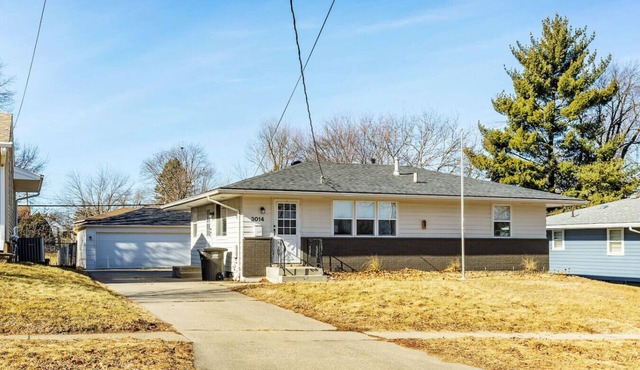 The Modern Getaway - Entire house in Des Moines