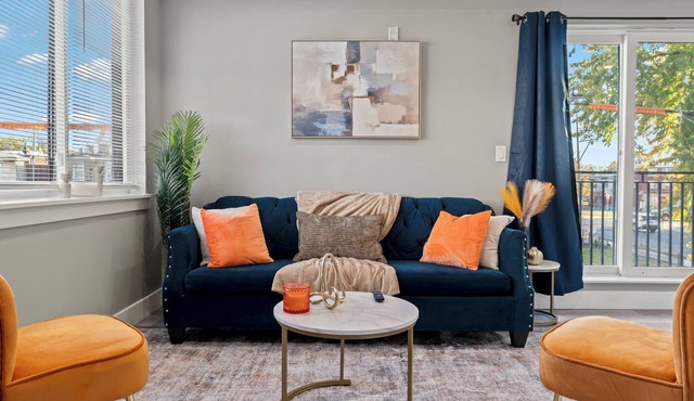 The Modern Muse – Perfect Blend of Style, Comfort & Convenience - 5 min from Zoo