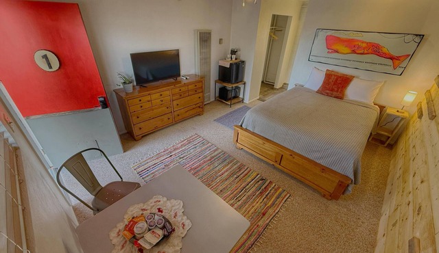 The Mokee Motel (Room 1)