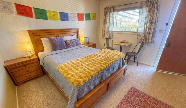 The Mokee Motel (Room 5)