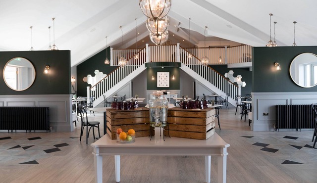 The Mole Resort that sleeps 6 guests in 3 bedrooms