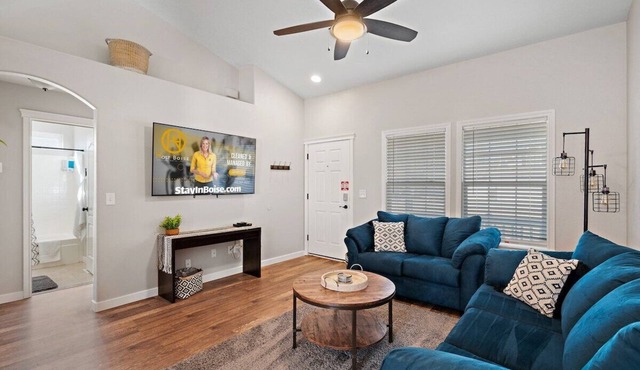 The Monarch by Host Boise near NNU and St Luke's Hospital