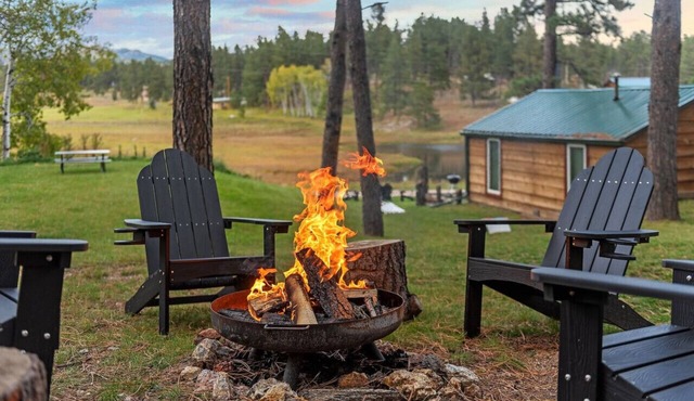 The Monet: Sauna + Firepit + Needle Views