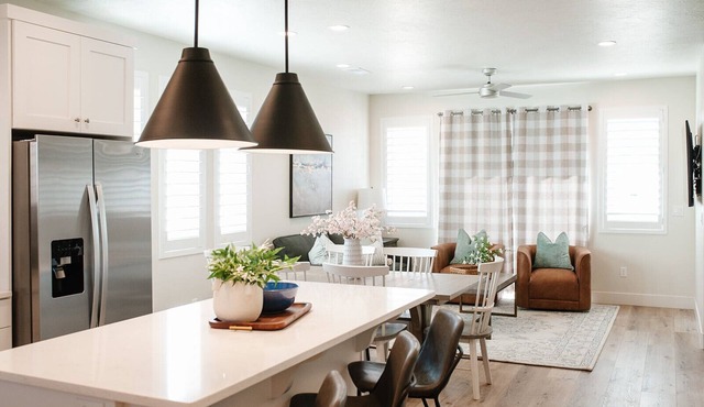 🌲The Monroe ⛰️BRAND NEW Townhouse With Majestic Views and EV Charger Hookup