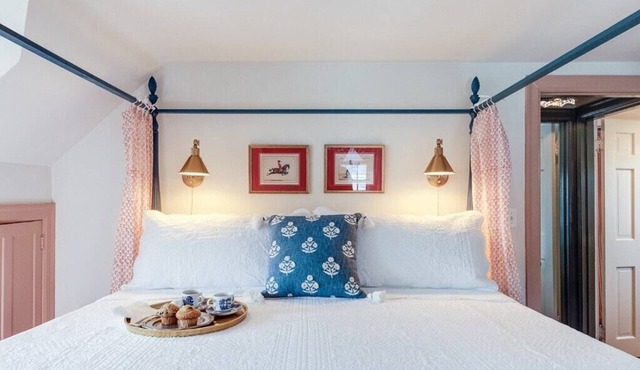 The Monroe - Free Parking + Backyard Retreat