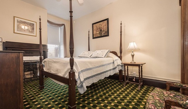 The Monroe | Historic Victorian Inn Room