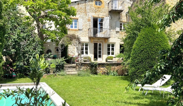 The Monts d'Or golden jewel case