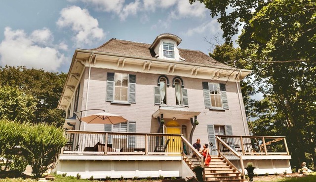 The Montague Rose Inn & Cafe