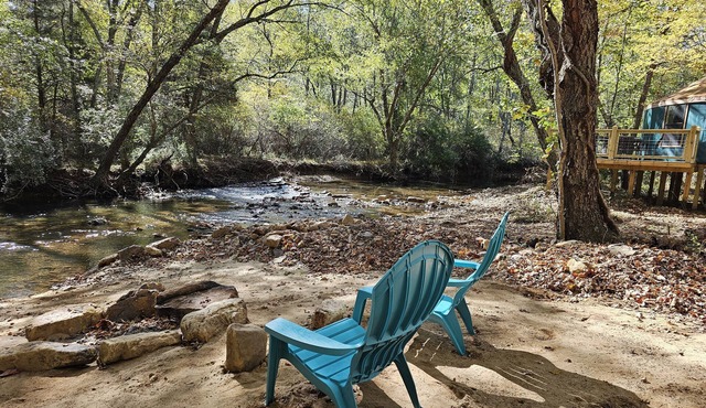 The Moon Shine Yurt on Potts Creek King Bed, Jacuzzi, Beach, by Paint Bank, VA