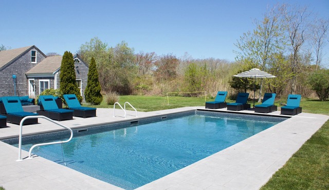 The Moor-A-Sea: 128-D West Dennis – Heated Pool, Walk to Beach