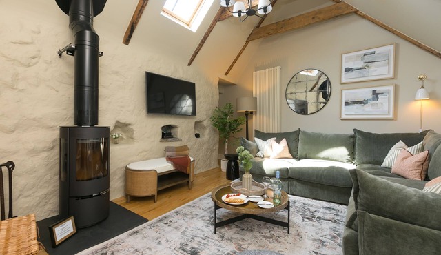 The Moorings, Back Road West - Contemporary Open Plan Cottage in St Ives Sleeps 8 Parking Available