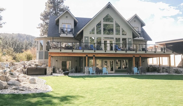 The Moose River House - Spacious Riverfront Home-Heated Seasonal Pool