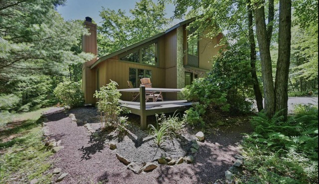 The “Mosey Moose Lodge” at Lake Harmony