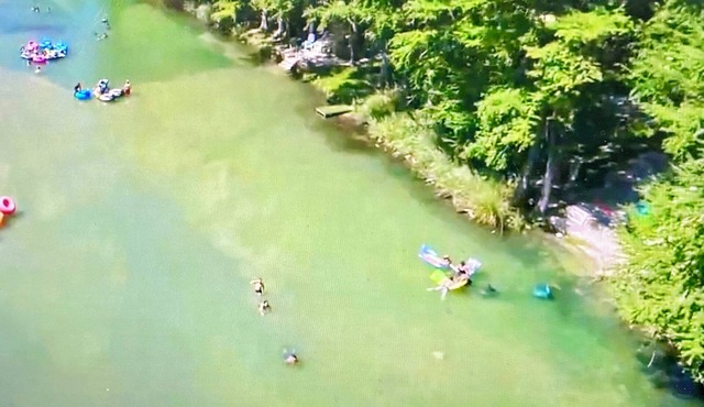 The Most Beautiful Private Riverfront in Concan~River Views, Float 2 Cabin!
