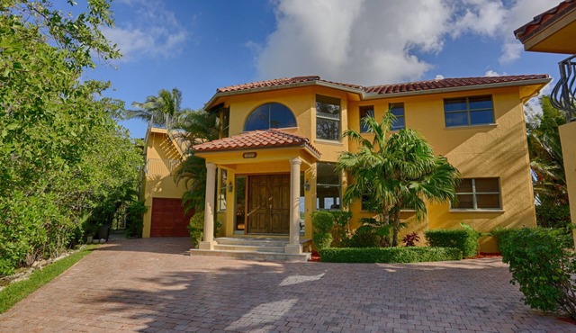 The Most Exclusive Waterfront Property in Jupiter. Private and Close to Dining