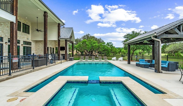 The most Instagram-able house in Concan. Private pool, hot tub, minutes to THE Frio River
