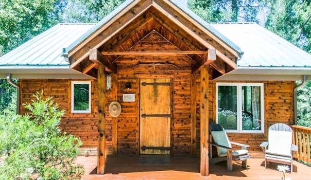 The Most Romantic Creekside Cabin - with Hot Tub and Privacy