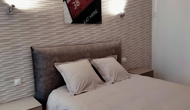 THE MOULIN ROUGE "LE GREBE"