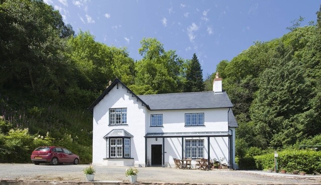 THE MOUNT, family friendly, luxury holiday cottage in Dulverton