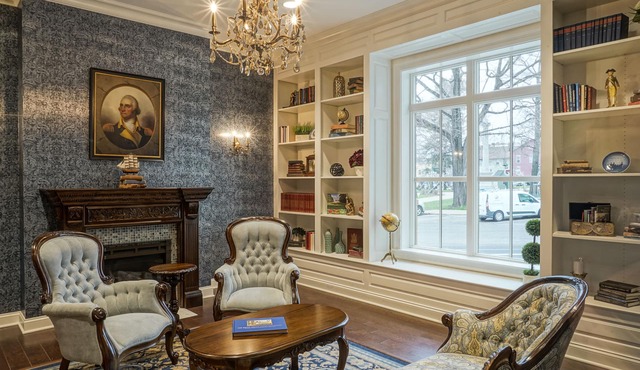 The Mount Vernon Grand Hotel