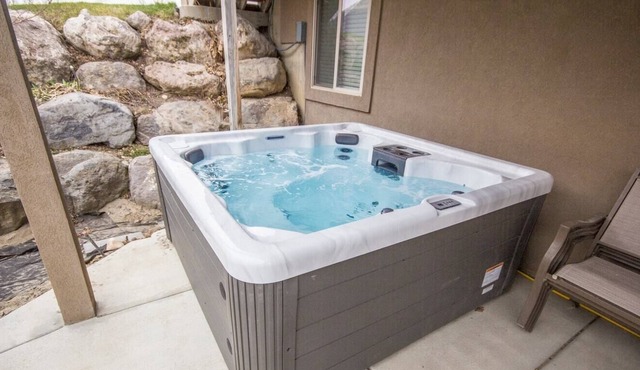 The Mountain Escape | New Private Hot Tub | BBQ | Private Patio | Completely...