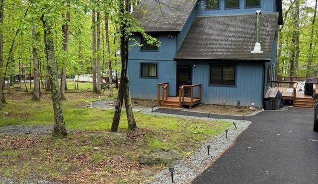 The Mountain Home- Cabin near Ski Slopes and Lake