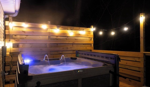 The Mountain Magnolia *Hot tub on private deck*