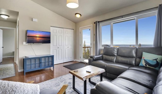 The Mountain Top Escape w/Scenic Views & Trails