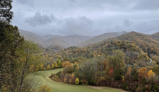 The Mountain View Lodge - Luxury in Whittier! Awesome views from every deck!