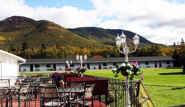 The Mountain View Motel & Cottages