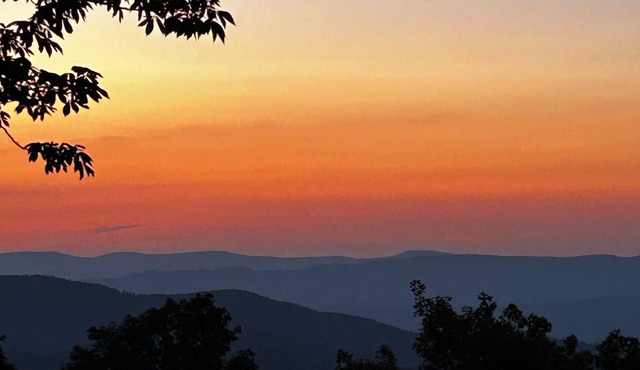 THE MOUNTAINS ARE CALLING! Fabulous Unobstructed Views!