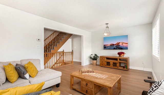 The Mt Pleasant Residence - Your Cozy Away-HOME - *Free Parkg*Workspace*GO-Stn