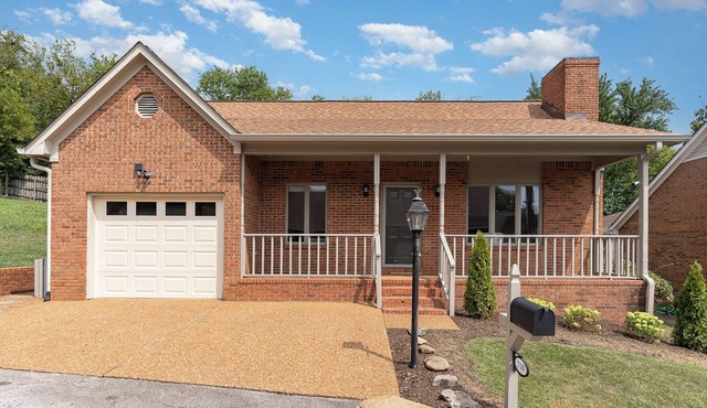 The Muletown Place - Walkable to the Square. 2B/2BA