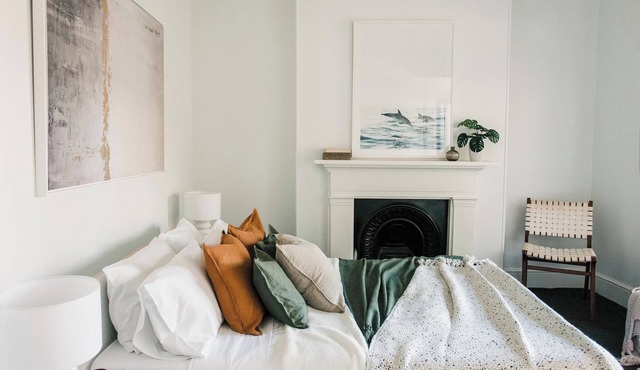 The Myrtle House + Courtyard — Spacious 3BR