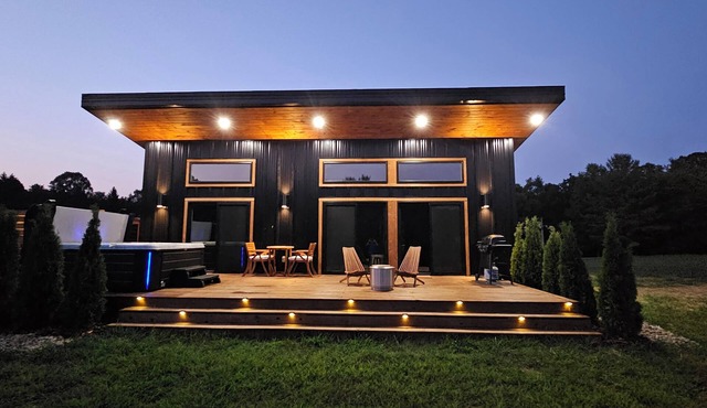 The Mysa - Lux Villa with Sauna & Hot tub/NEW