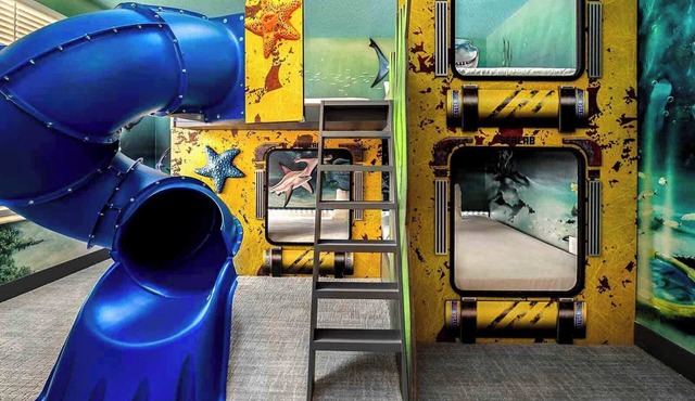 The Mystical | Ocean-lover's home w PVT pool, submarine theme BR, near waterpark