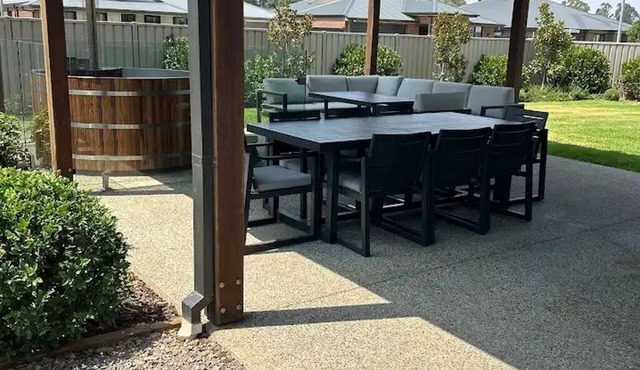 The Nagambie Stay - 10 people and secure boat parking