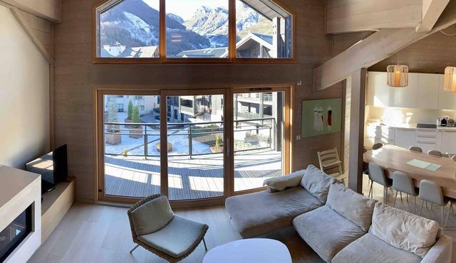 The Nánshān under-roof chalet: spacious, bright and ideally located in Auron.