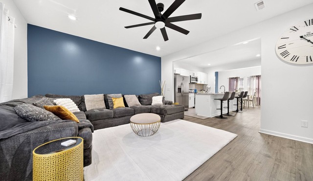 The Nashville Bluebird Getaway-n3br 2.5 bath