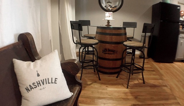 "The Nashville Local" in Hillsboro Village, walk to Vandy & Belmont Universities