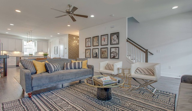 The Nashville Maverick: Minutes to Downtown, Killer Melrose Locale, All the FUN