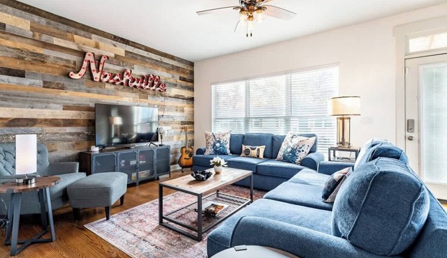 The Nashville Star: Music-Themed 3-Level Home Near Broadway